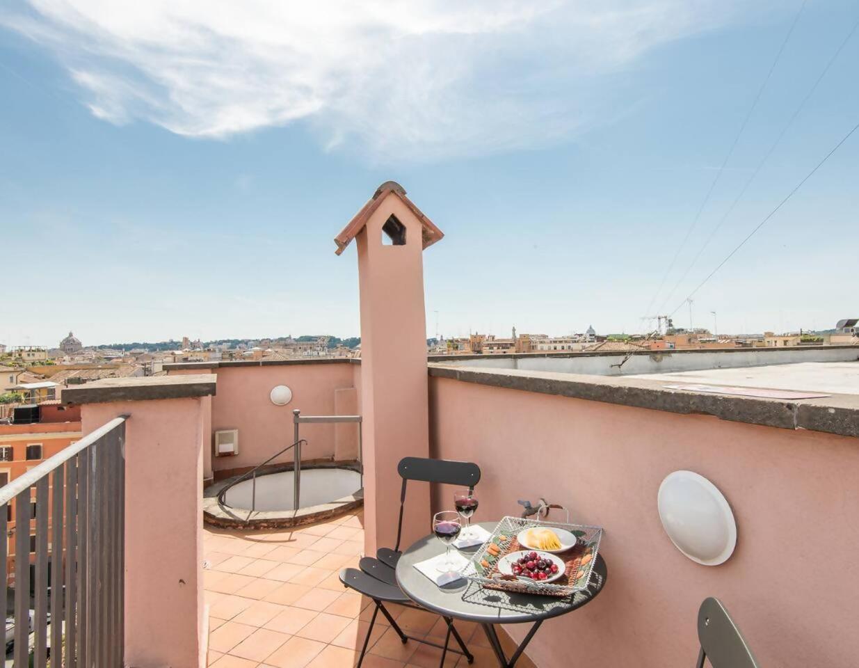 Апартаменты Trevi Luxury With Terrace Рим Экстерьер фото