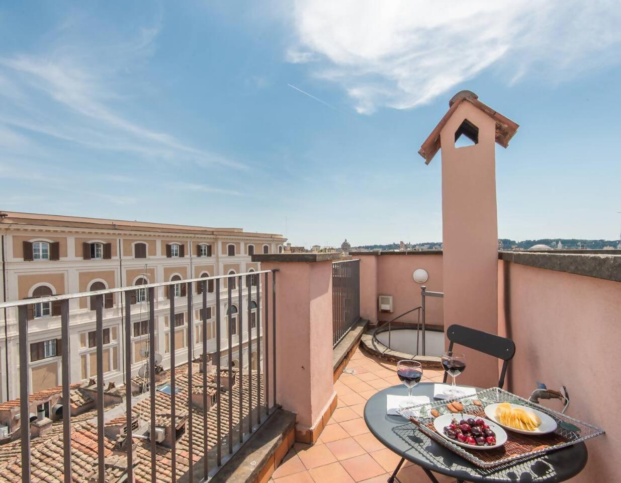 Апартаменты Trevi Luxury With Terrace Рим Экстерьер фото